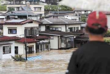 山形、秋田で記録的豪雨　最上川中流氾濫、住宅地で浸水