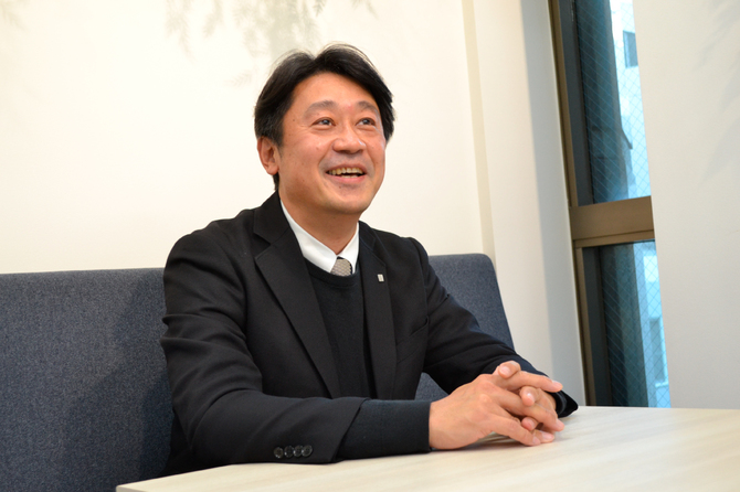 芳賀直樹氏