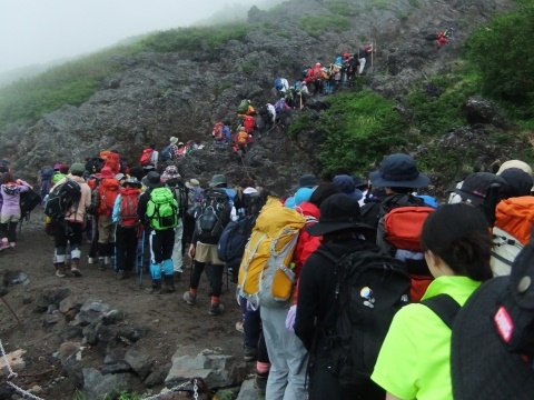 命に関わる「軽装弾丸登山」をどう防ぐ