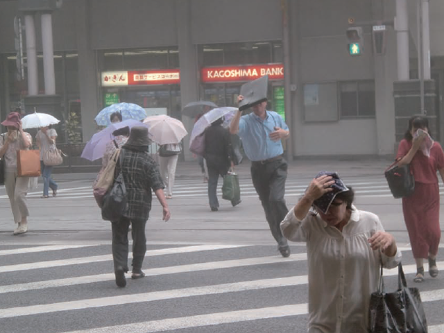 降灰被害　交通機関の麻痺、停電　サプライチェーンの途絶