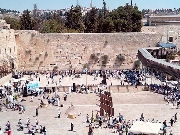 「聖地エルサレム」での衝突とその背景