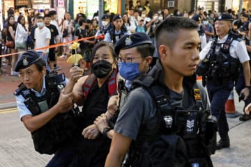 香港、中国化嫌い海外移住増加　国安法施行から30日で3年