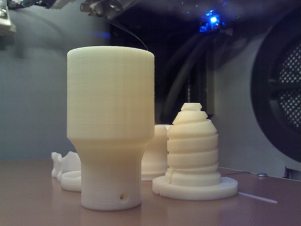 3Dプリンター使い宇宙で人工呼吸器製造