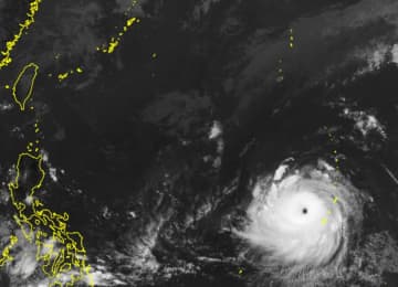 台風2号：29日にも先島諸島の南へ　一部暴風域の恐れ　「猛烈」な勢力に