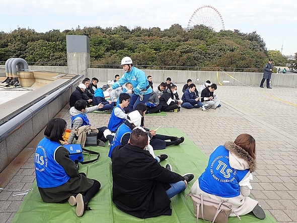 葛西臨海水族園で首都直下想定救助訓練