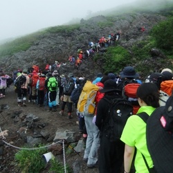 命に関わる「軽装弾丸登山」をどう防ぐ
