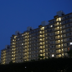 夜間の消防活動、カメラで課題解決