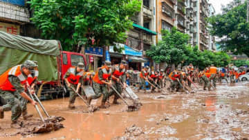 中国・重慶市で洪水、１５人死亡　国営メディア