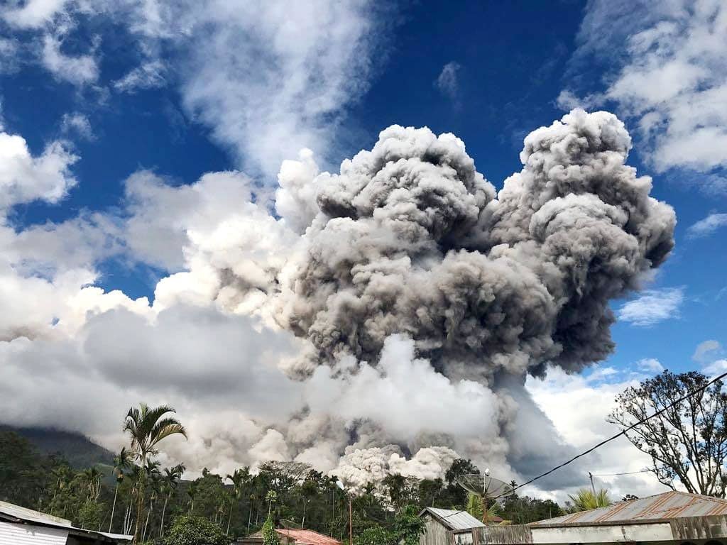 スマトラ島で火山噴火 インドネシア 死者なし 防災 危機管理トピックス リスク対策 Com 新建新聞社