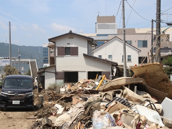 大災害、なぜ逃げないのか