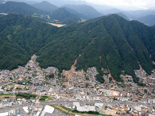 広島土砂災害の教訓　～求められる新たな住民と行政の関係～